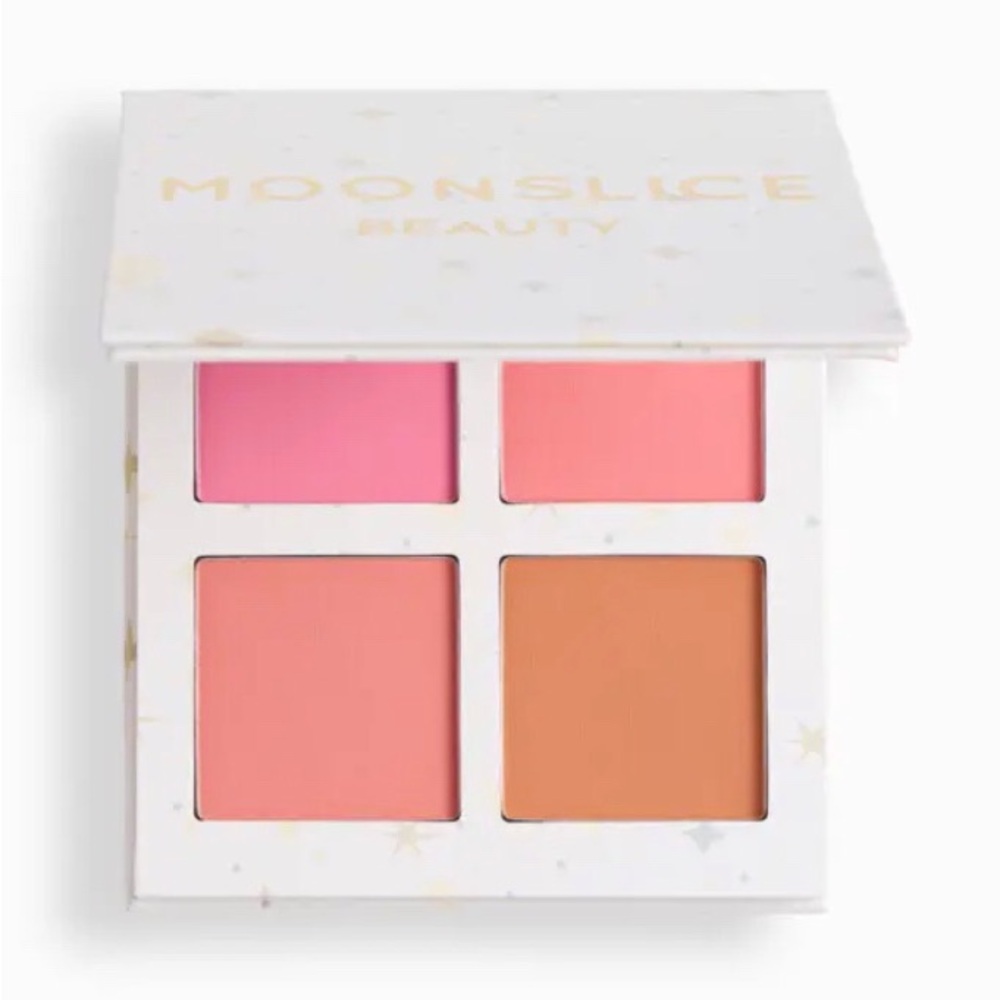 MOONSLICE BEAUTY
Blushing Moon Blush Palette